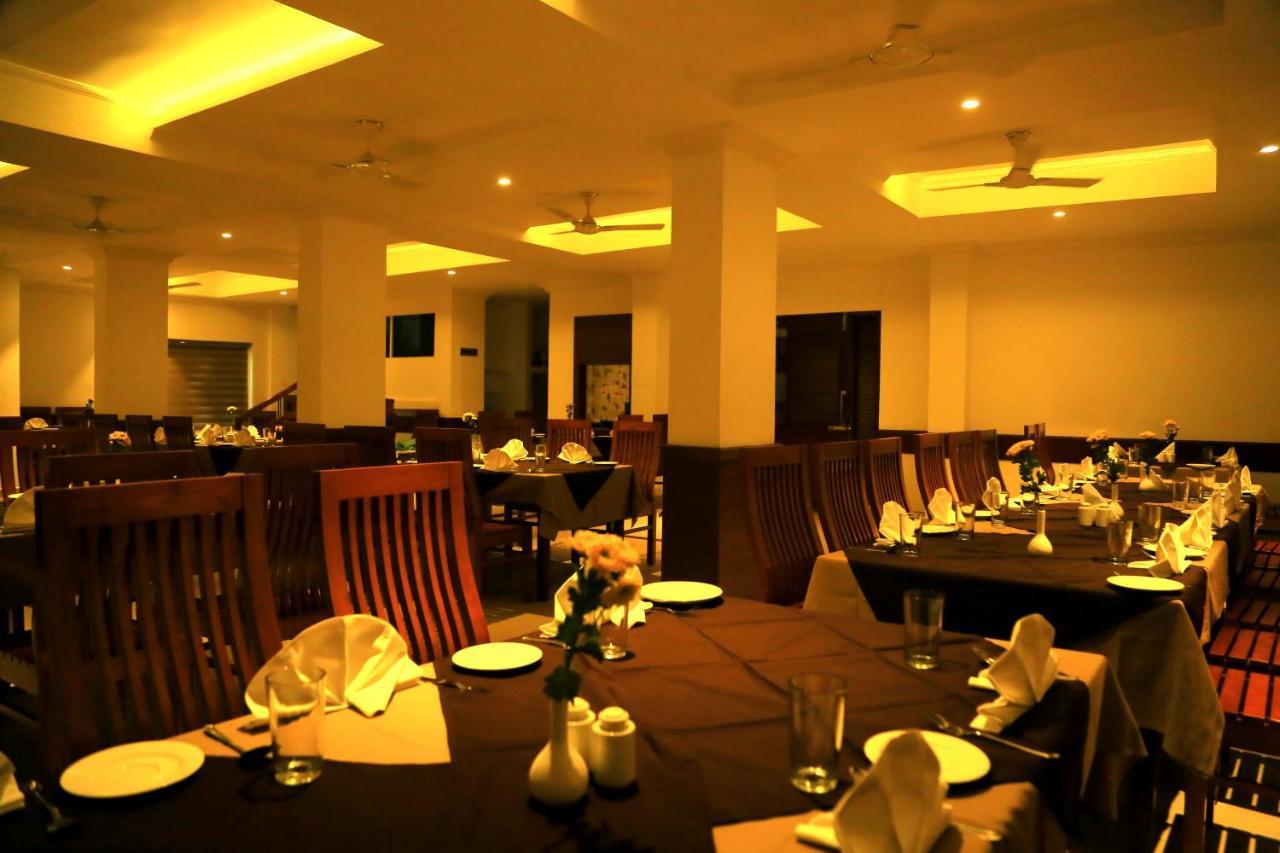 Hotel Victoria International Kattappana Luaran gambar