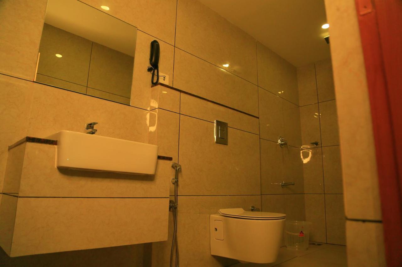 Hotel Victoria International Kattappana Luaran gambar