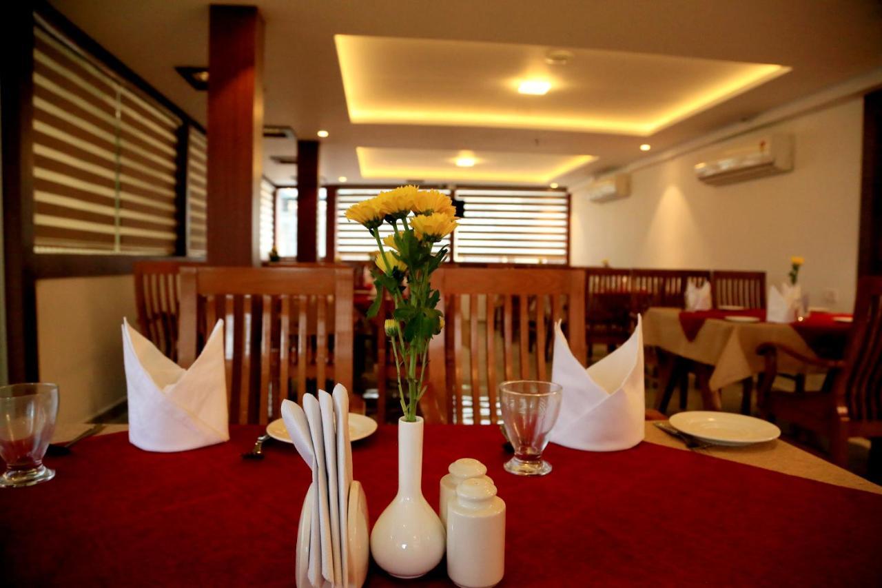 Hotel Victoria International Kattappana Luaran gambar