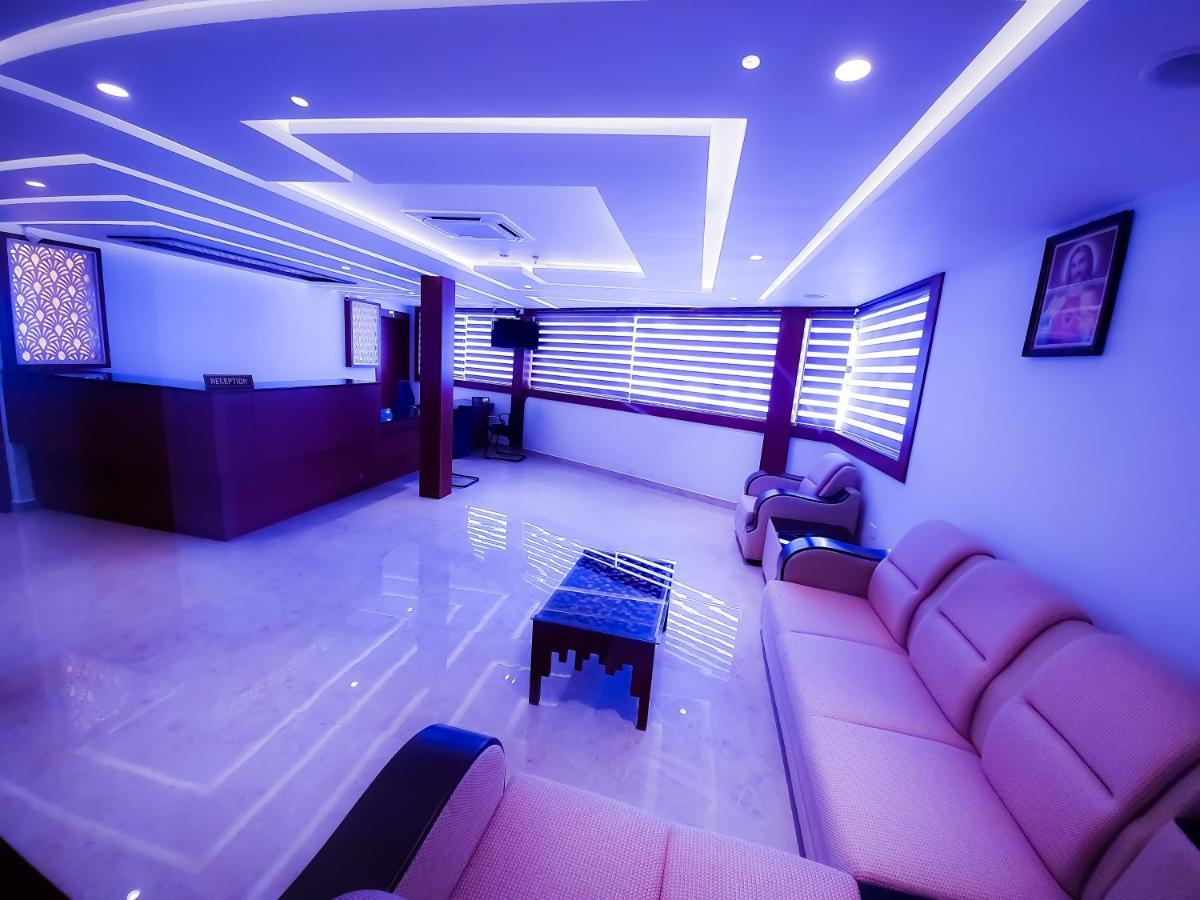 Hotel Victoria International Kattappana Luaran gambar