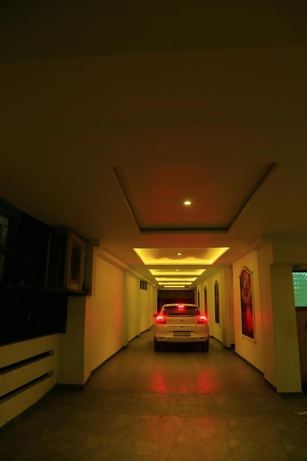 Hotel Victoria International Kattappana Luaran gambar