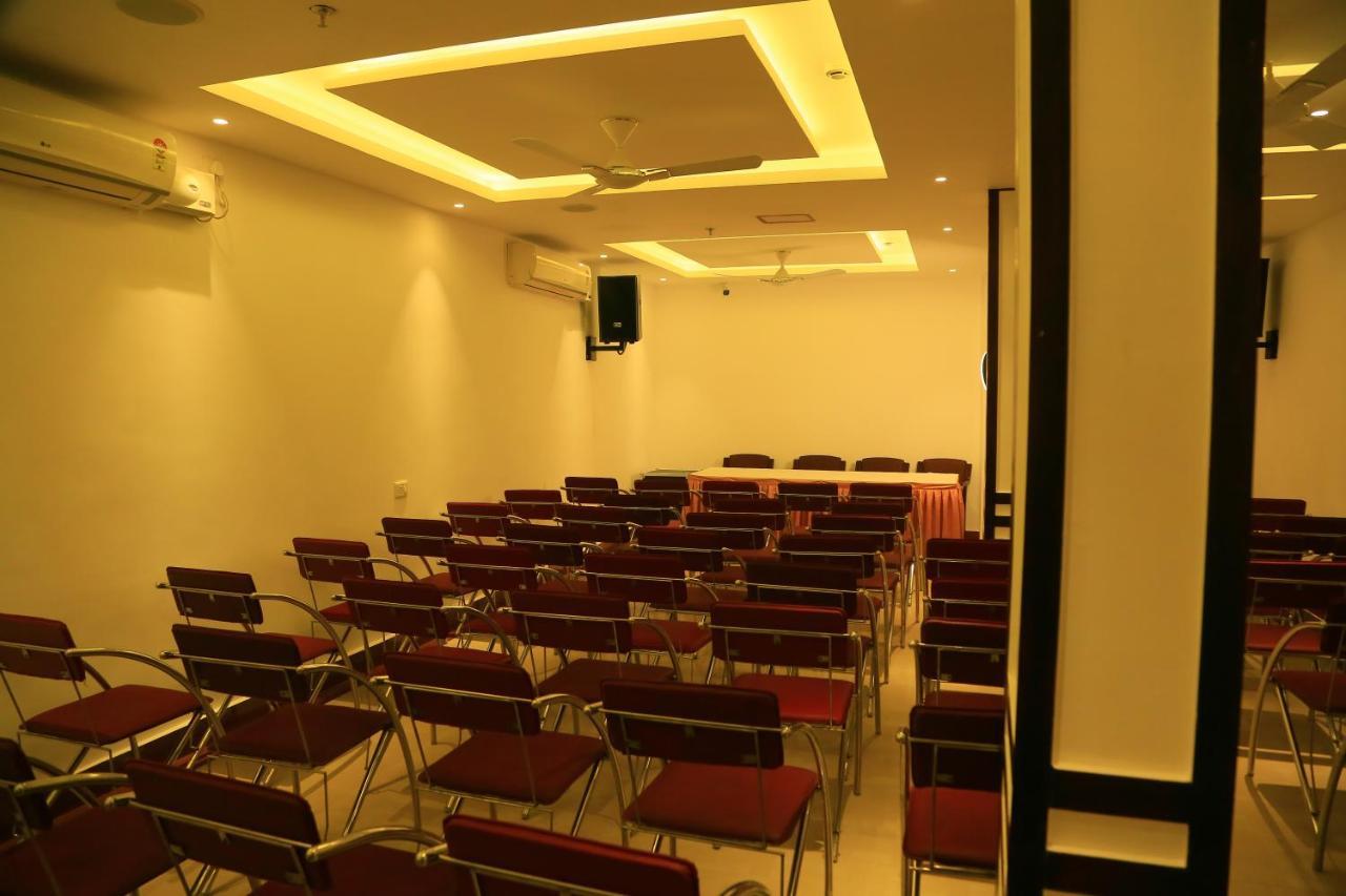 Hotel Victoria International Kattappana Luaran gambar